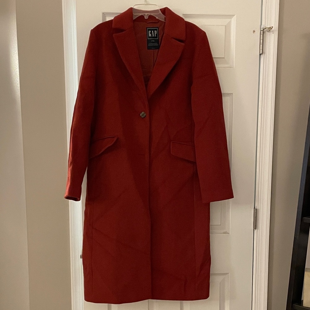 GAP- sz L tall-  Women's Elegant Red peacoat